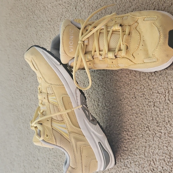 Vionic 23Walk Walking Shoe - Women's 10 - Picture 1 of 11